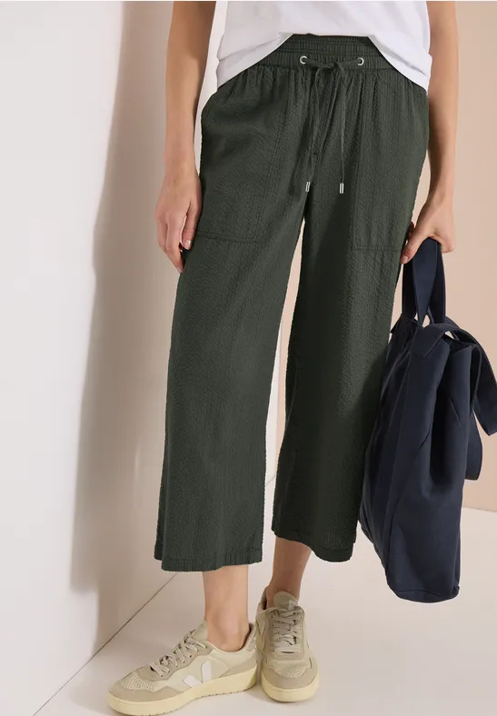 Hochtaillierte Wide-Leg-Culotte aus Seersucker