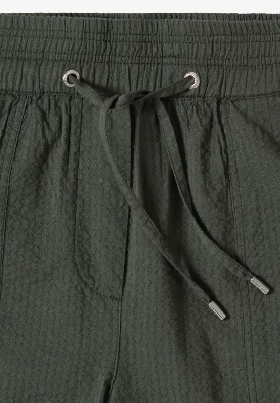 Hochtaillierte Wide-Leg-Culotte aus Seersucker