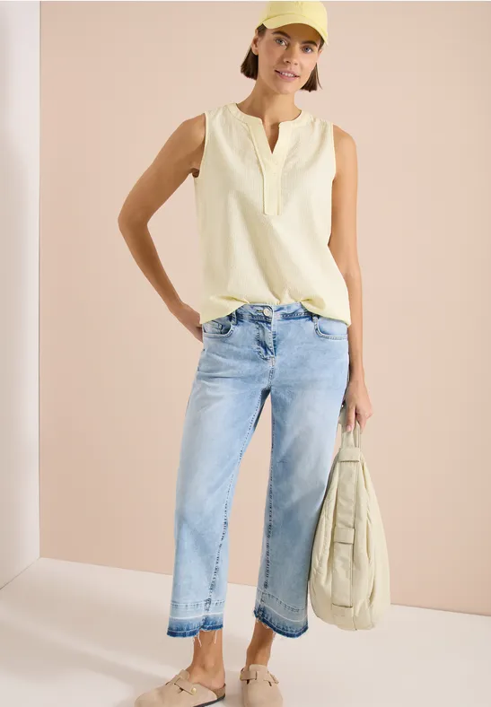 Ärmelloses Seersucker-Top mit Split-Neck