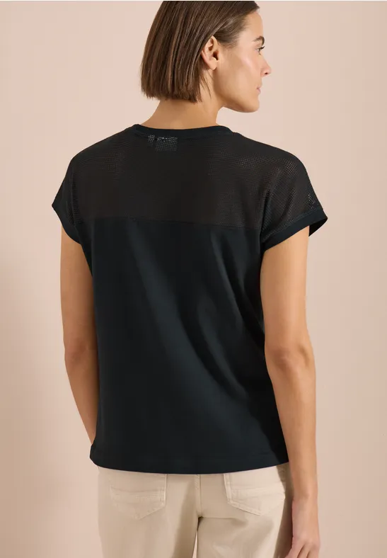 T-Shirt mit U-Boot-Ausschnitt und Mesh-Einsatz