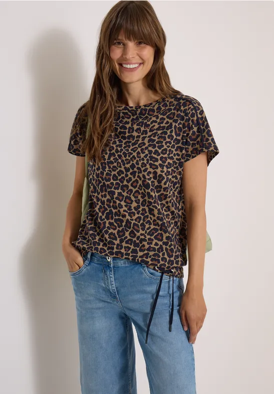 T-Shirt mit U-Boot-Ausschnitt und Leoprint