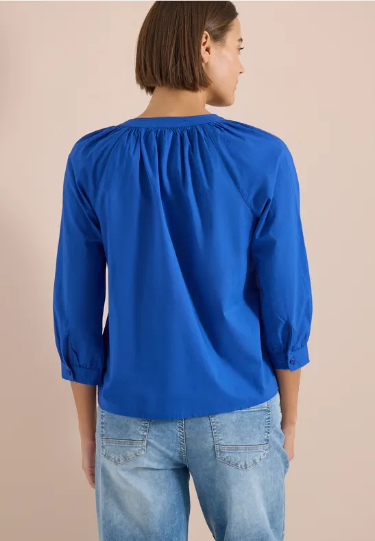 Leichte Bluse mit Split-Neck