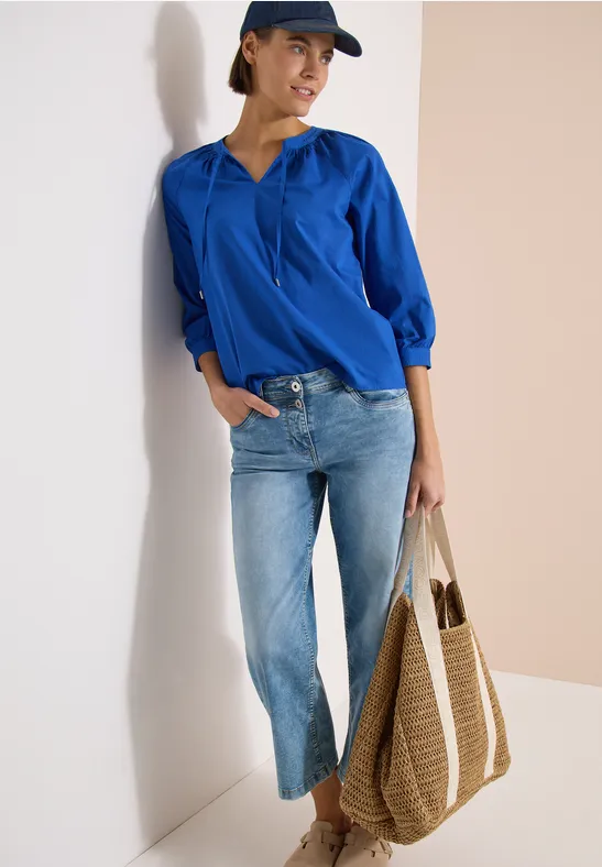 Leichte Bluse mit Split-Neck