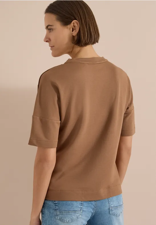 Kurzarmshirt mit überschnittenen Schultern