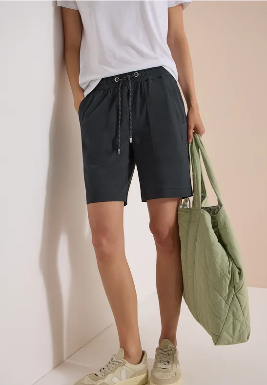 Locker geschnittene Shorts mit geradem Bein