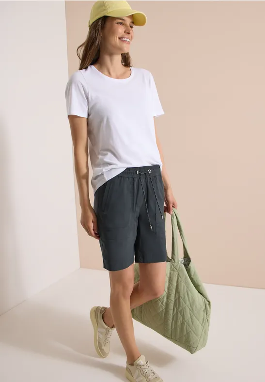 Locker geschnittene Shorts mit geradem Bein
