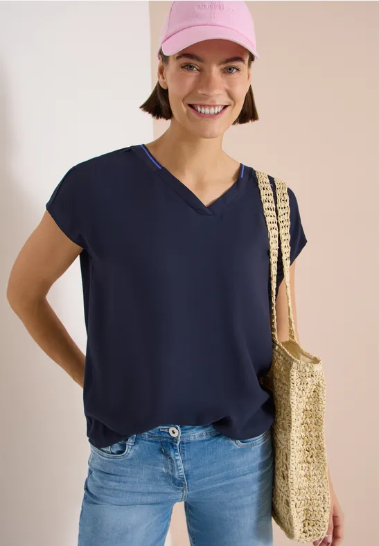 Strukturiertes Blusenshirt mit V-Ausschnitt