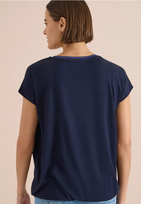 Strukturiertes Blusenshirt mit V-Ausschnitt