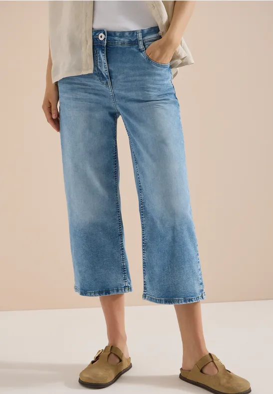 Verkürzte High-Waist-Jeans mit weitem Bein