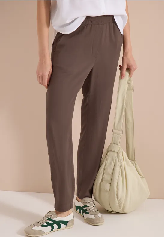 Strukturierte Hose mit lockerem Schnitt