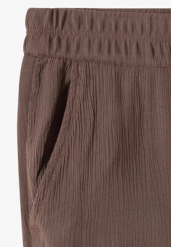 Strukturierte Hose mit lockerem Schnitt