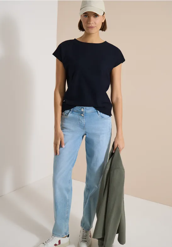 Strukturiertes T-Shirt mit U-Boot-Ausschnitt
