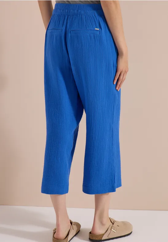 Gekürzte Weitbeinhose aus Musselin