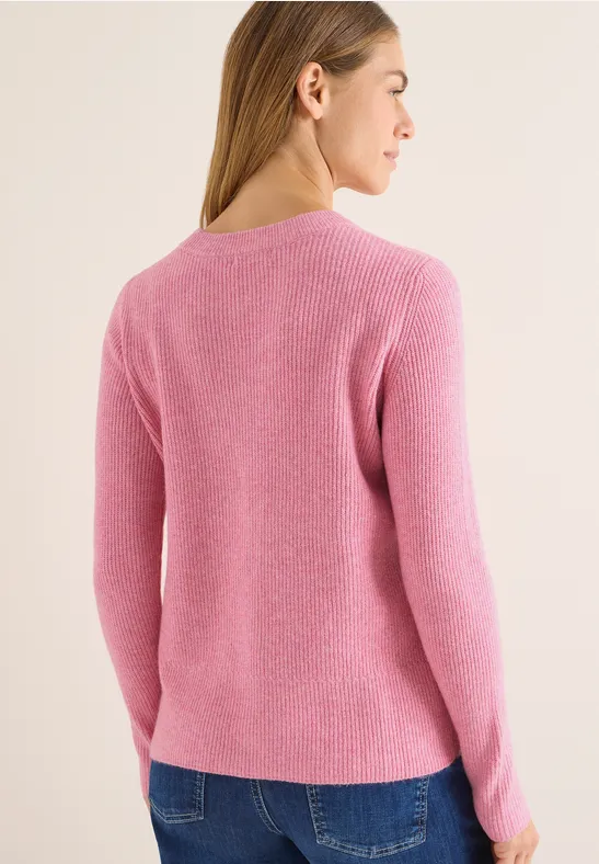 Weicher Strickpullover mit Strukturdetails