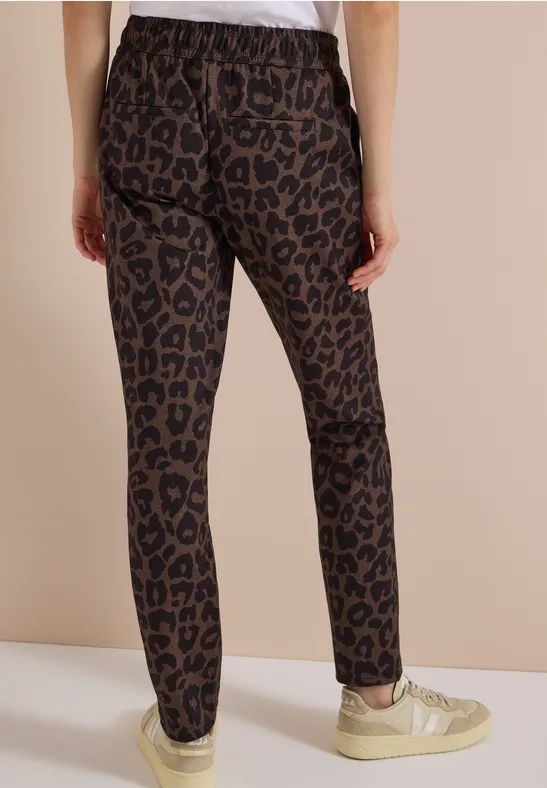 Slim-Leg-Hose mit Leo-Print