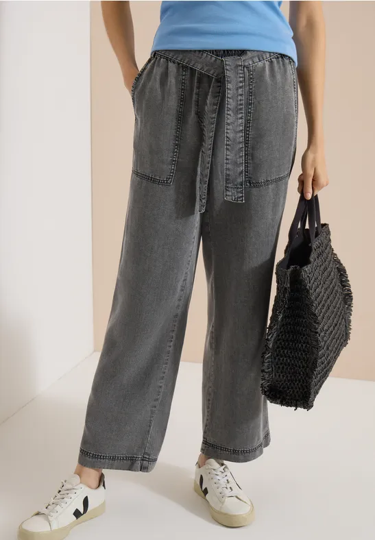Wide Leg Hose mit Bindegürtel