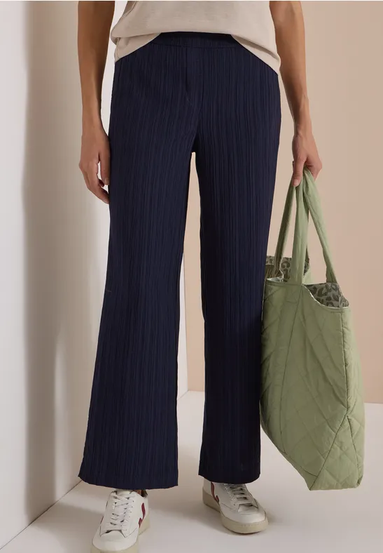 Strukturierte Hose mit weitem Bein