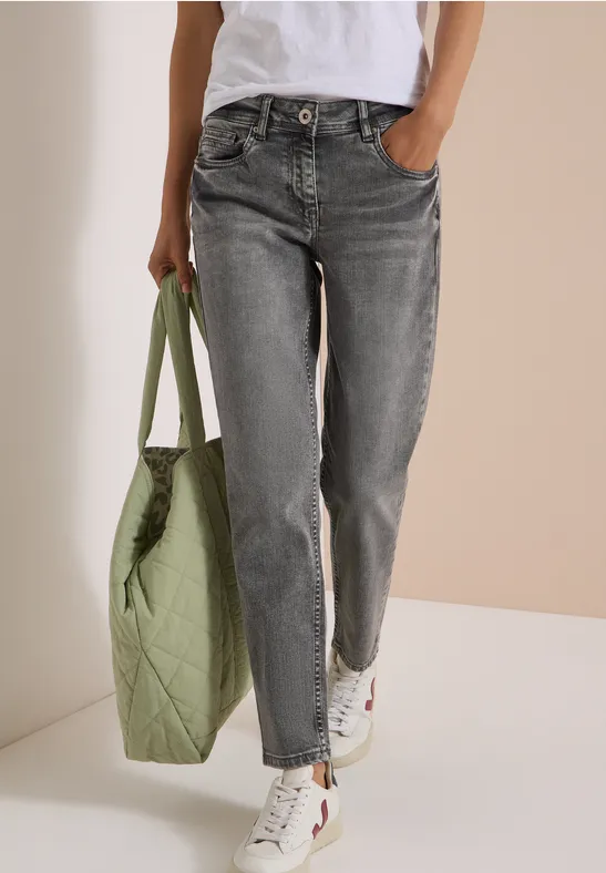 Schmal geschnittene Casual Fit Jeans