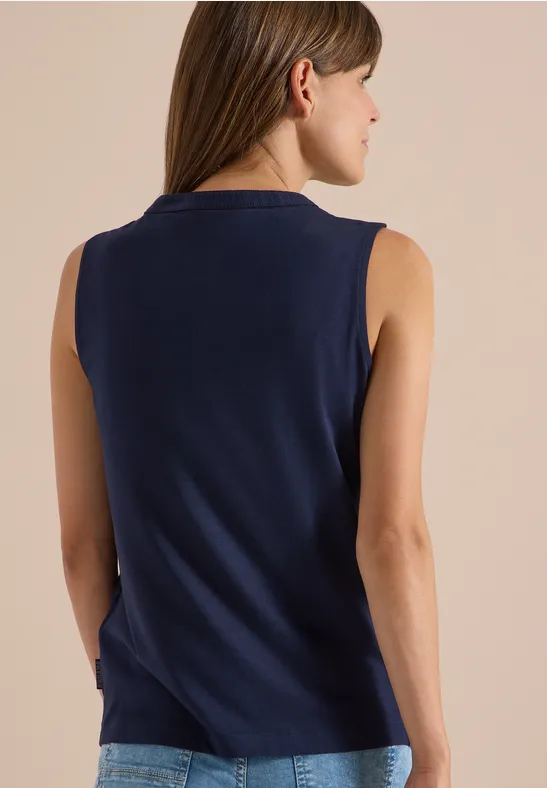 Strukturiertes ärmelloses Top mit Split-Neck