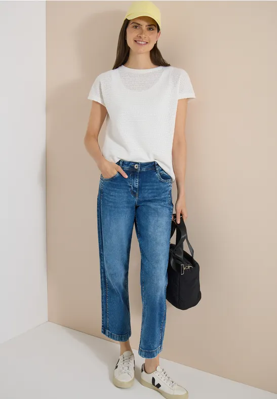 Weit geschnittene Jeans mit hoher Taille