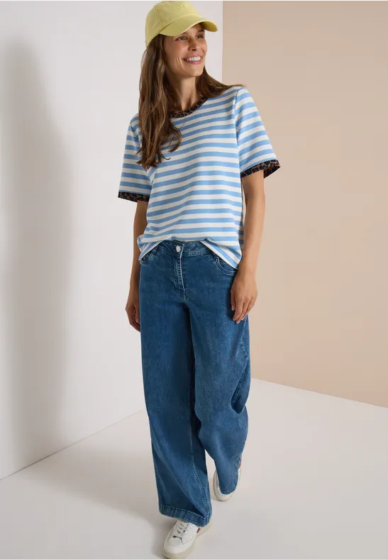 Gestreiftes T-Shirt mit Leoparden-Details