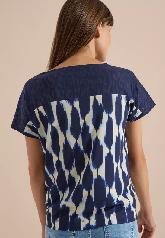 T-Shirt mit Ikat-Print und Strukturmix