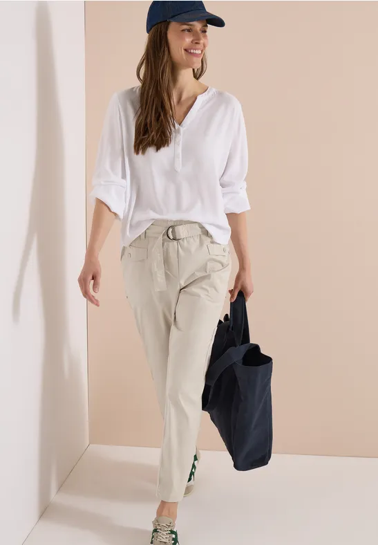 Slim Leg Hose mit Gürtel im Utility-Look