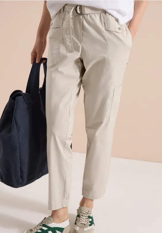 Slim Leg Hose mit Gürtel im Utility-Look