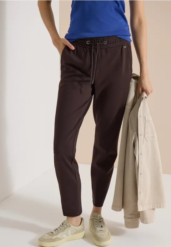 Lässige Jerseyhose mit schmalem Bein