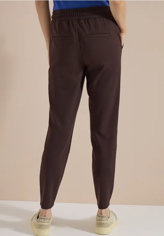 Lässige Jerseyhose mit schmalem Bein