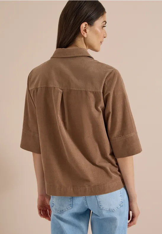 Kurzarm-Cordbluse mit Leoparden-Brusttasche