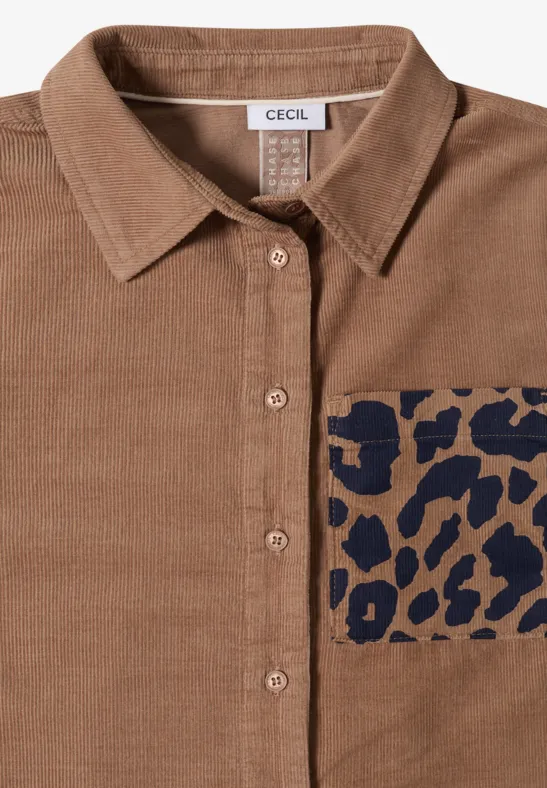 Kurzarm-Cordbluse mit Leoparden-Brusttasche