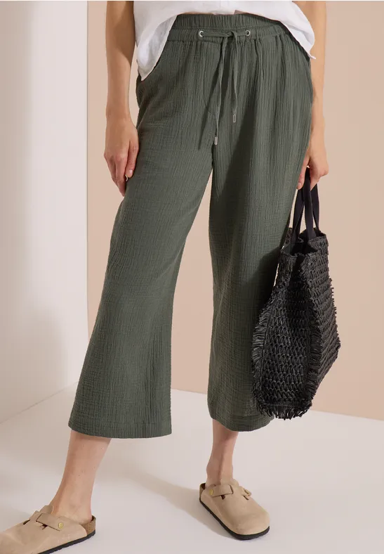 Weite Musselin-Hose in 3/4-Länge
