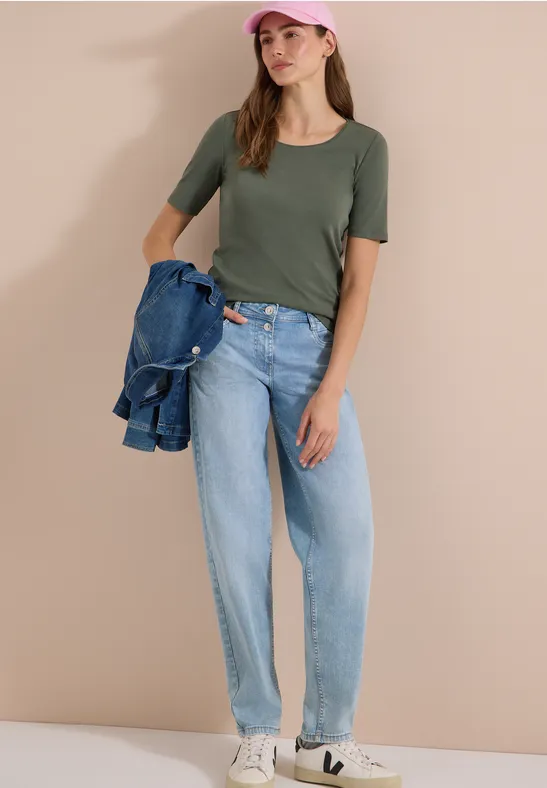 Minimalistisches T-Shirt mit Halbarmlänge