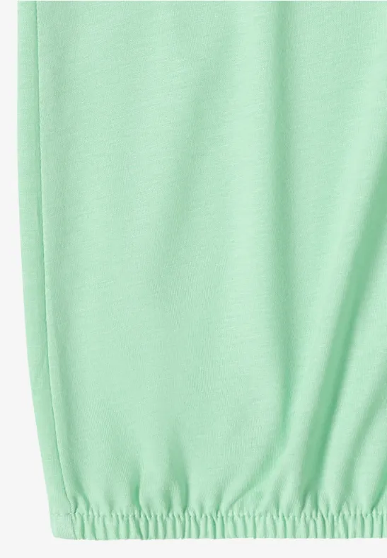 Jerseyshirt mit feinen Spitzendetails