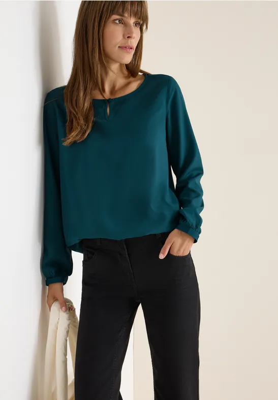 Fließende Viskosebluse mit Keyhole