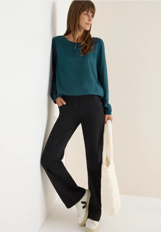 Fließende Viskosebluse mit Keyhole