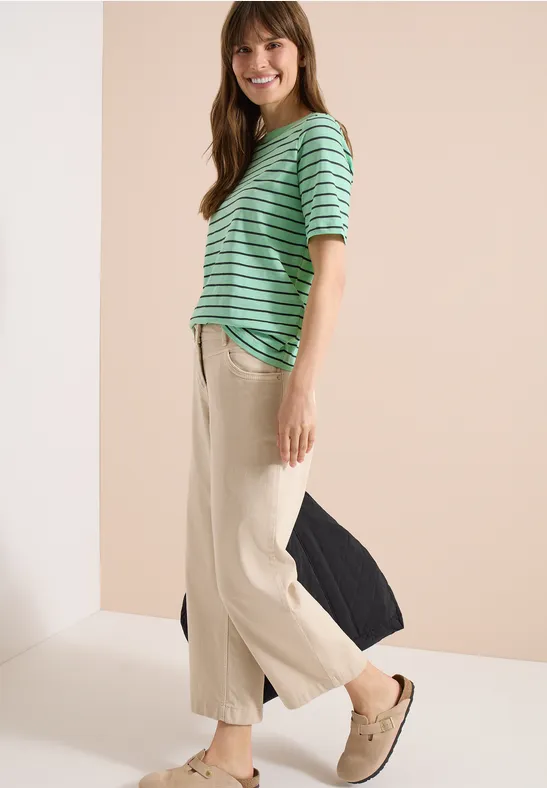 Gestreiftes Baumwollshirt mit U-Boot-Ausschnitt