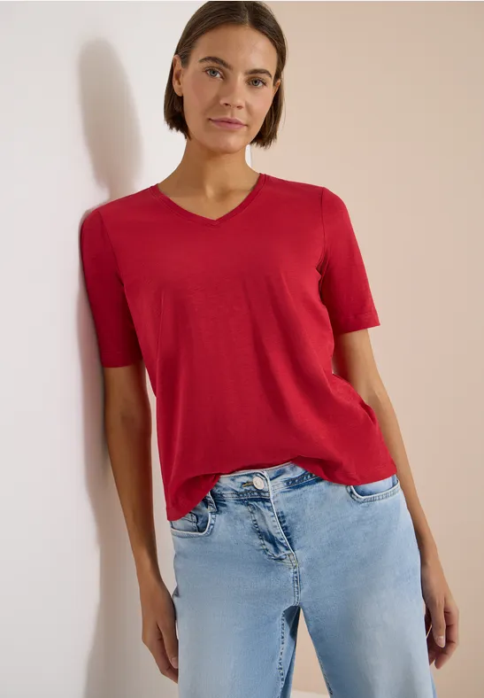 V-Ausschnitt T-Shirt aus Flammgarn