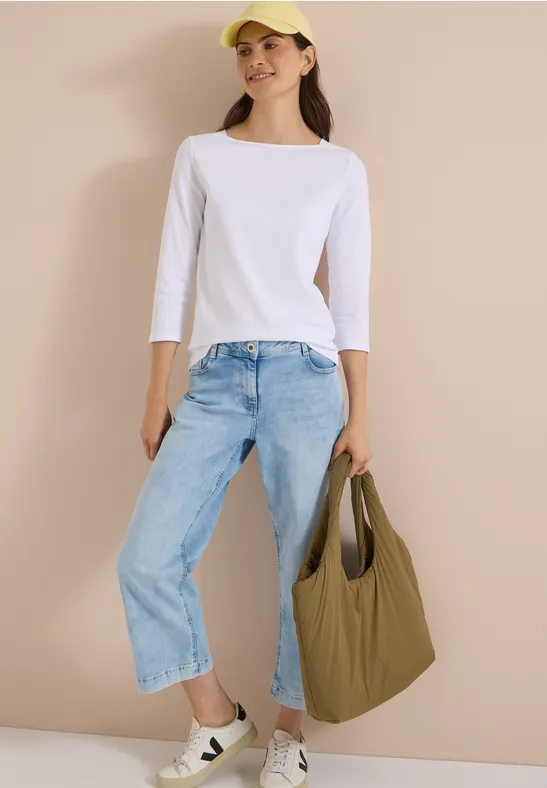 Jerseyshirt mit femininem U-Boot-Ausschnitt