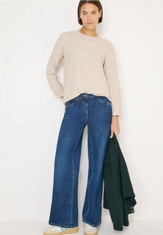Bluse mit gesmoktem Rundhalsausschnitt