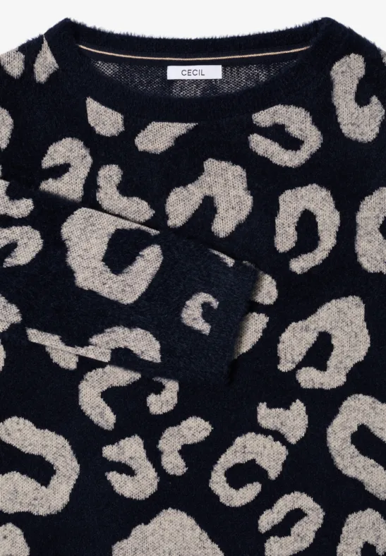 Kuscheliger Strickpullover mit Leopardenmuster