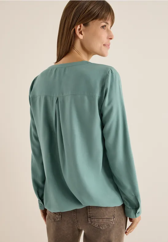 Weiches Essential mit Split-Neck