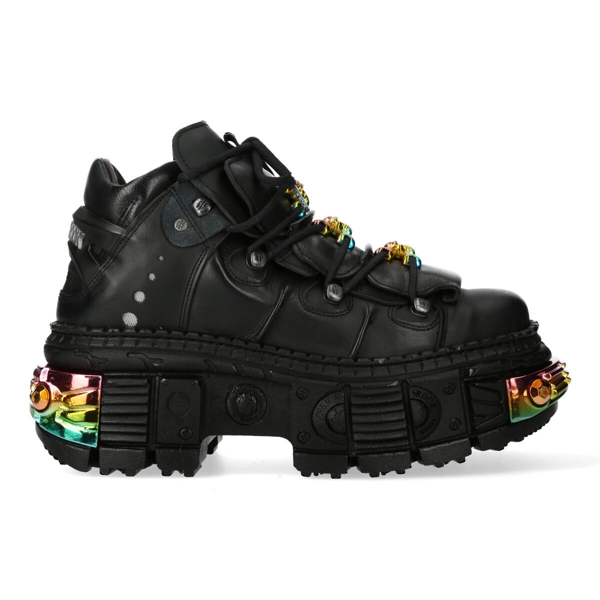 Plateau-Boots mit schillernden Metalldetails