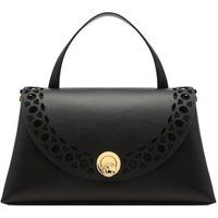 Strukturierte Handtasche mit perforierter Klappe