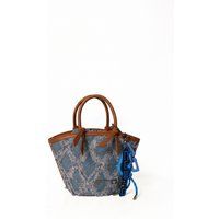 Bucket-Bag aus Denim mit Fransen