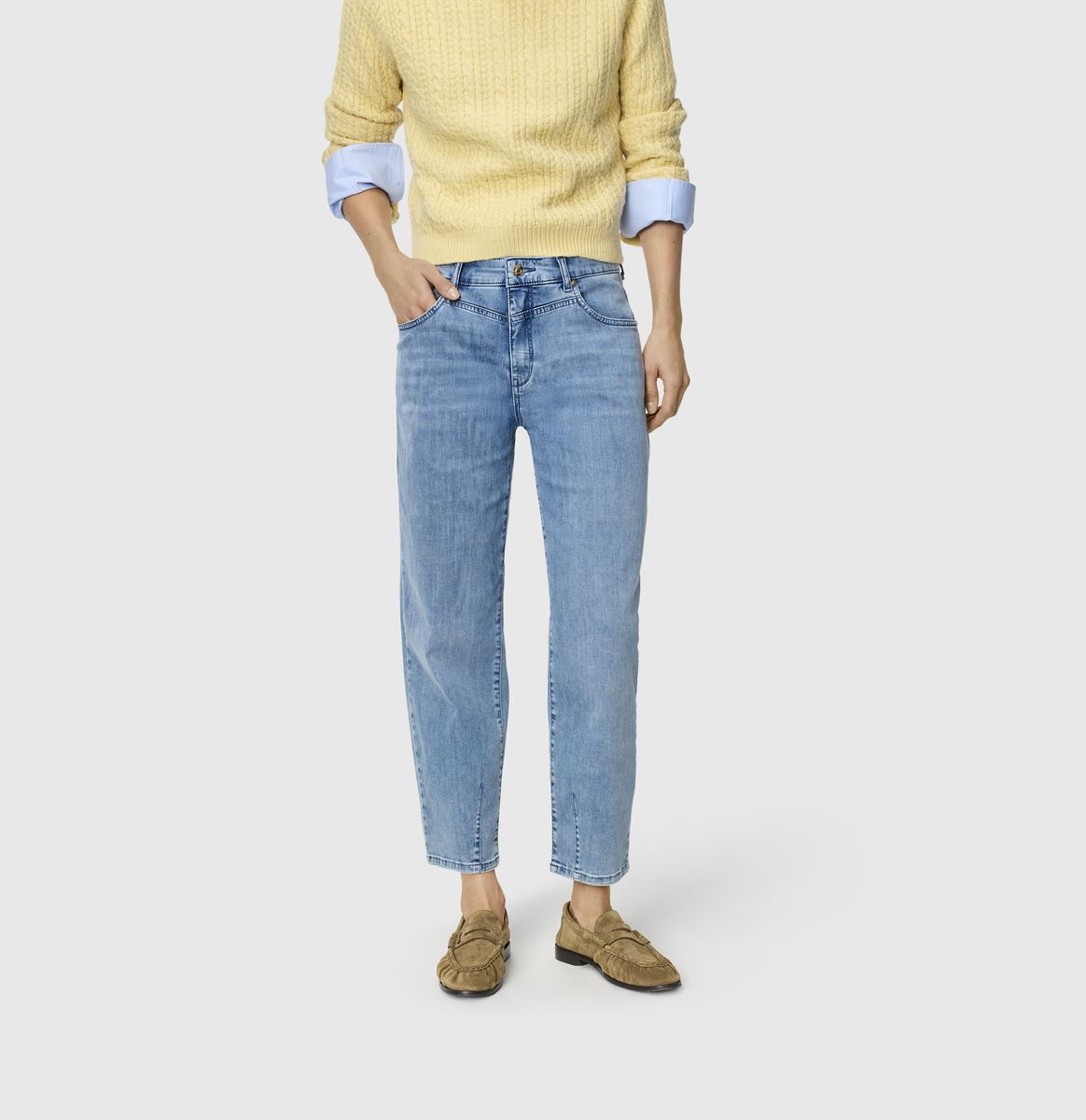 High-Waist Jeans mit konischem Bein