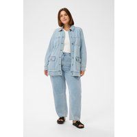 Locker sitzende Jeansjacke im Utility-Stil