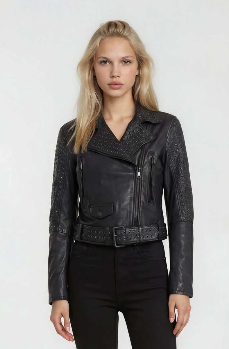 Lederjacke mit Nietendetails und Gürtel