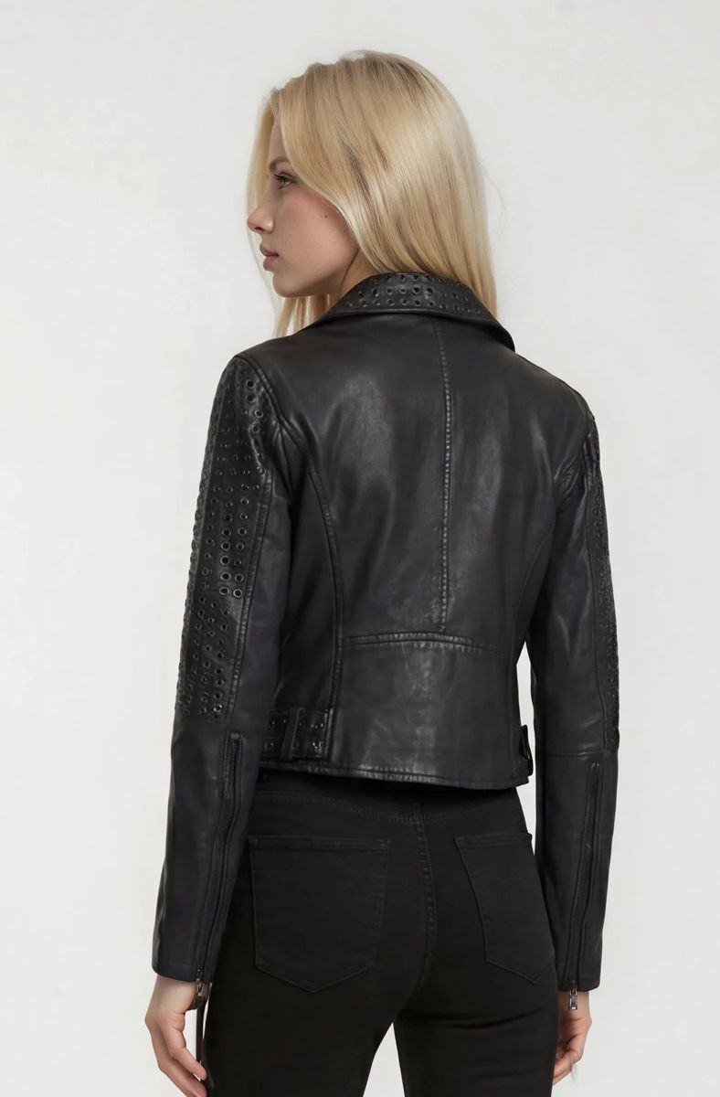 Lederjacke mit Nietendetails und Gürtel